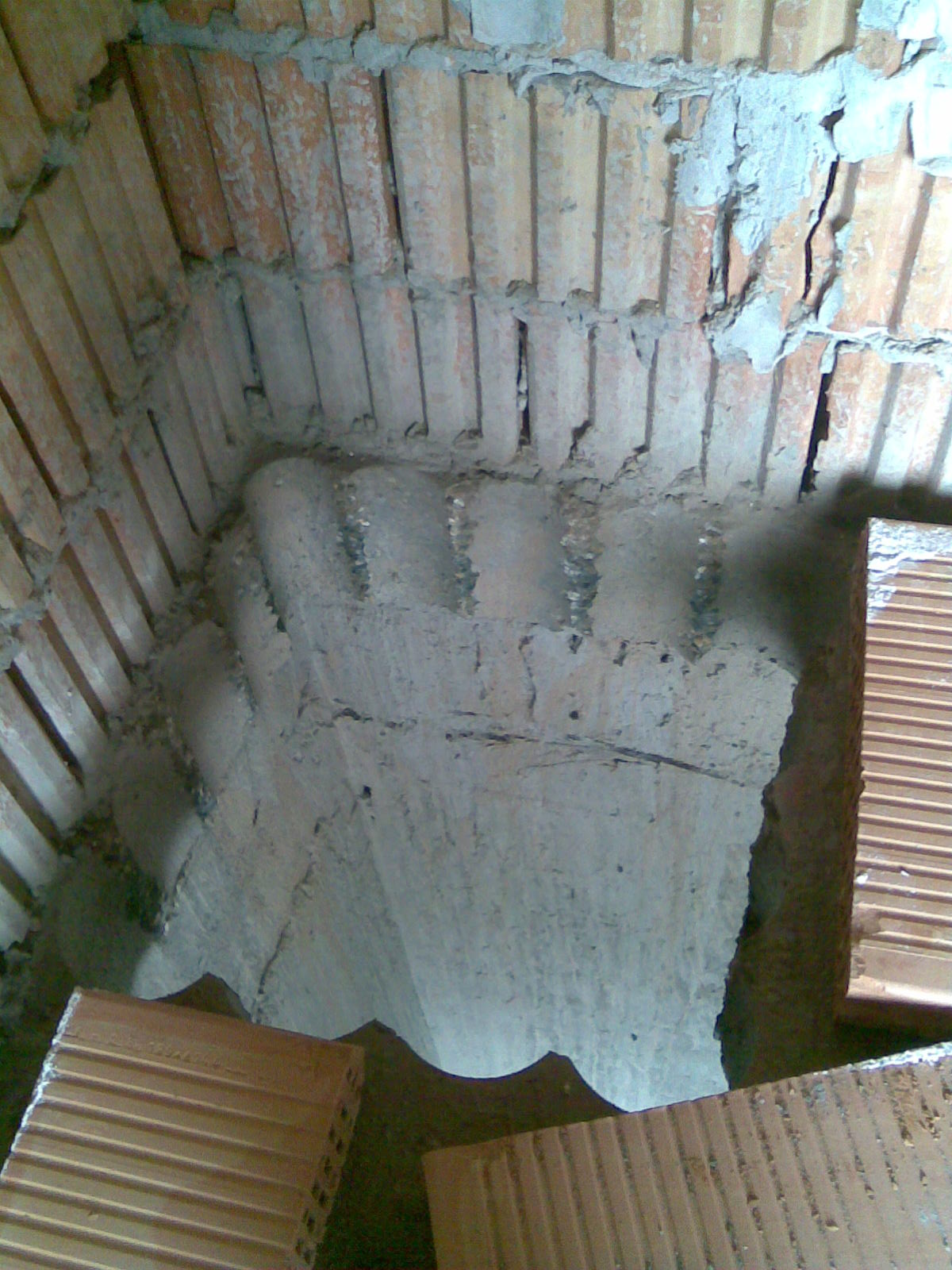 k&eacute;m&eacute;ny ny&iacute;l&aacute;s - k&ouml;rbef&uacute;r&aacute;ssal