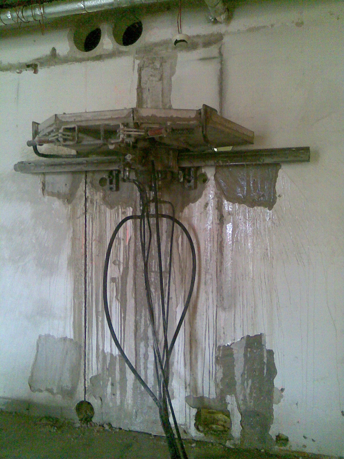 FKF - Szem&eacute;t&eacute;gető &aacute;talak&iacute;t&aacute;si munk&aacute;k