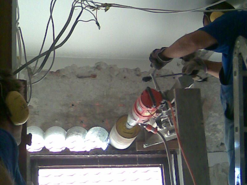 ajt&oacute; bőv&iacute;t&eacute;s